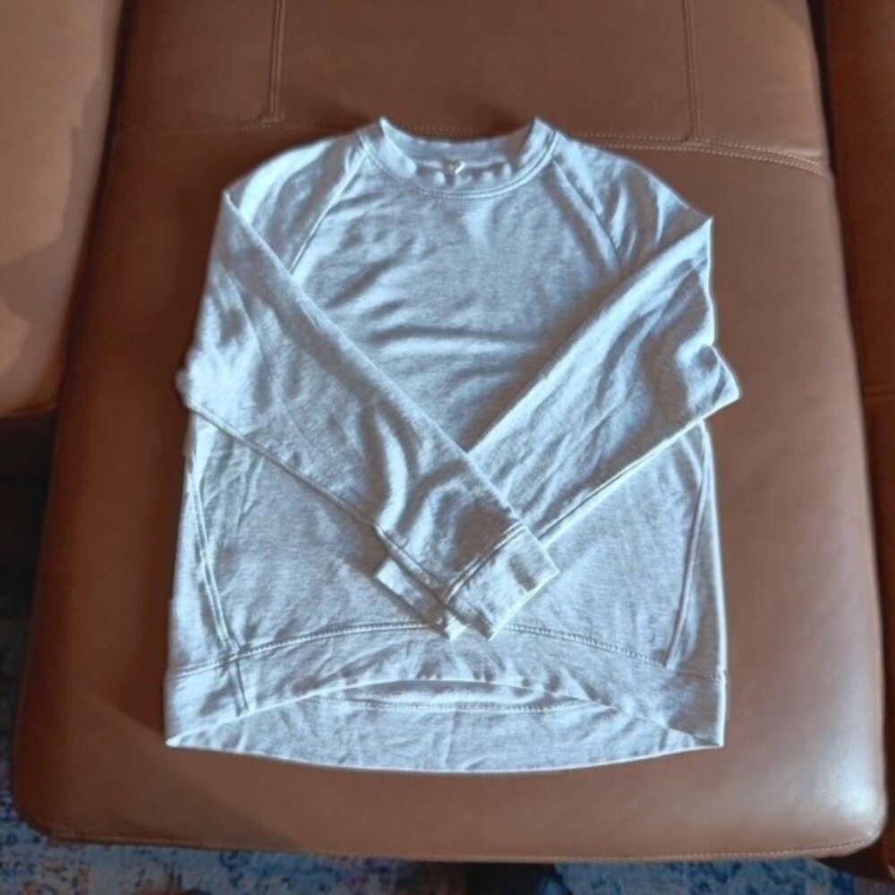 Lou & Grey Signature Soft Plush Light Gray Heathered Raglan Sweatshirt Size M - Picture 4 of 8